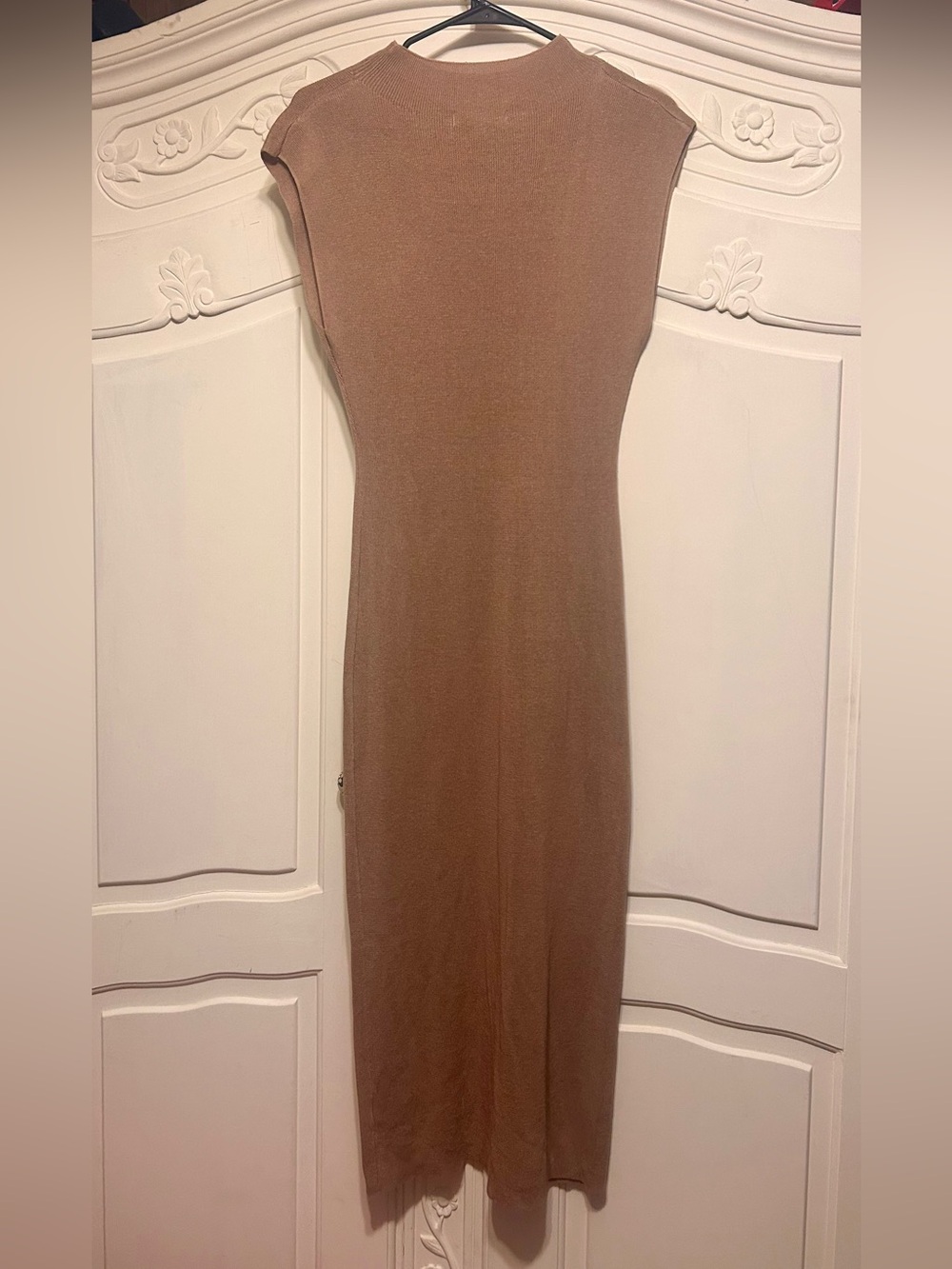 NWOT Lalavon Sleeveless Midi Dress in Brown